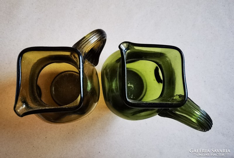 Zöld hutaüvegek párban