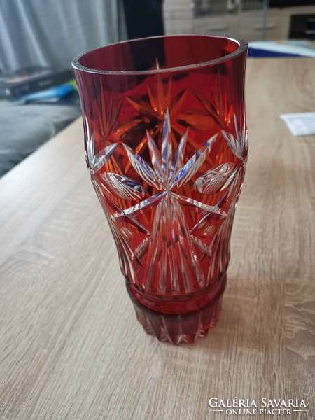 Bordó csiszolt kristály váza