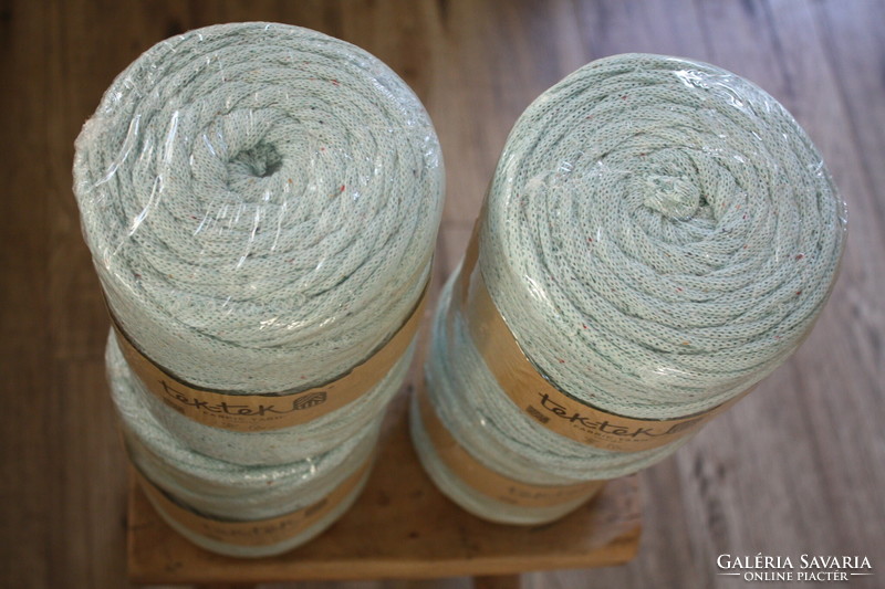 Recycled cotton T-shirt yarn - new, flawless