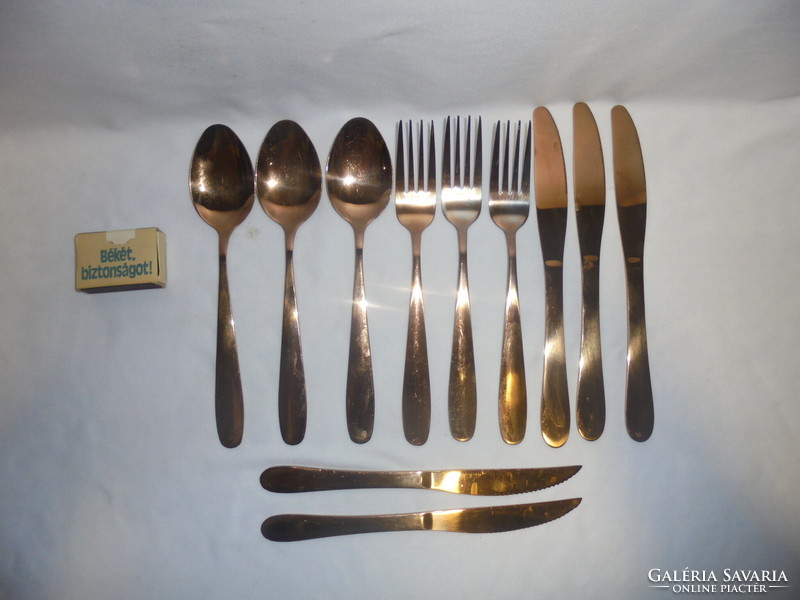 Stainless Steel arany színű evőeszközök - három kanál, három villa, három kés, kettő kisebb kés