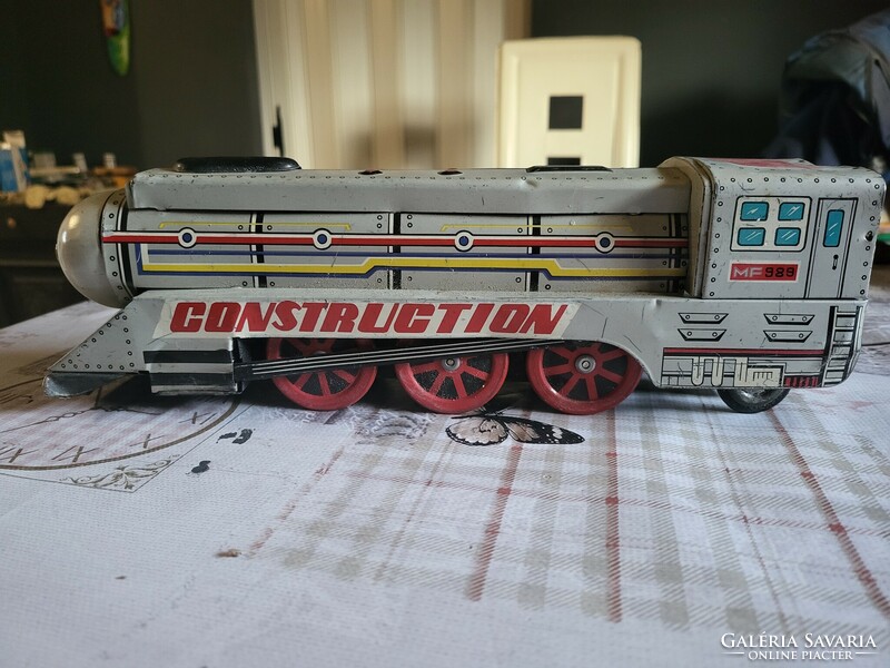 Mf 989 locomotive