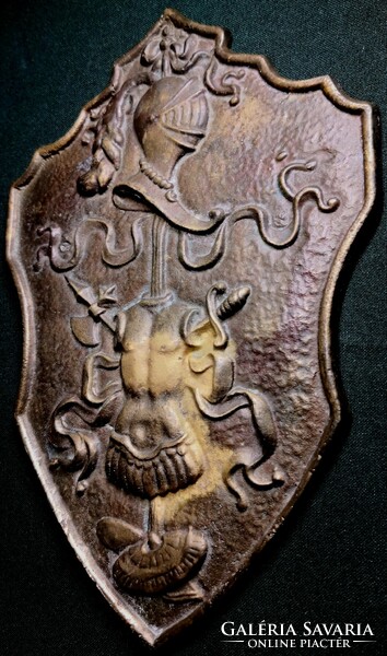 Dt/384 – old knight's coat of arms, shield-shaped wall decoration