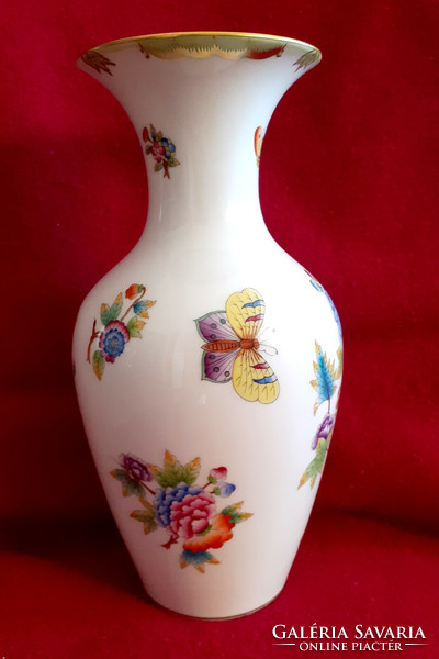 Herend Victoria patterned vase in new condition.