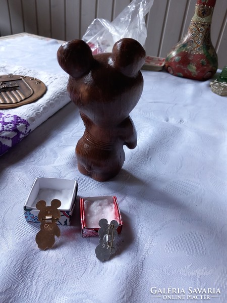 Moscow Olympics, misa teddy bear ceramic figure + 2 badges