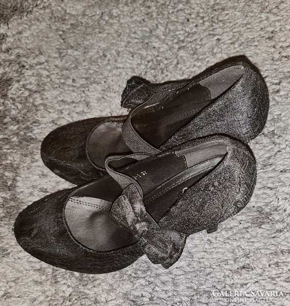 Fekete csipke  cipő  37-as