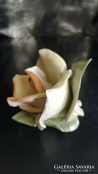 Aquincum rózsa, sérült, 5,5 cm magas