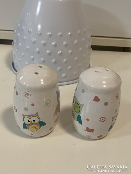 2 ceramic owl salt and pepper shakers new (pieces of a huge owl collection)