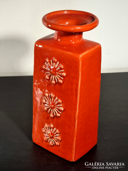 Rare sticker thun bozen vintage red glazed ceramic floral vase with flowers.