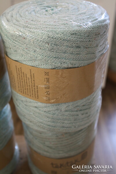 Recycled cotton T-shirt yarn - new, flawless