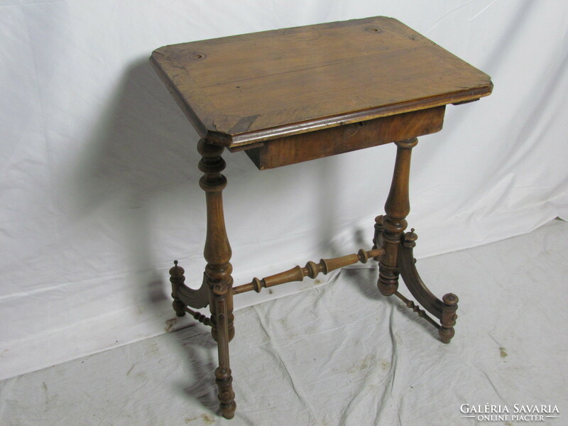 Antique Neo-Renaissance sewing table (polished)