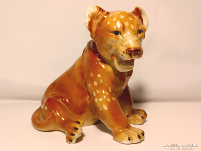 Royal dux lion cub