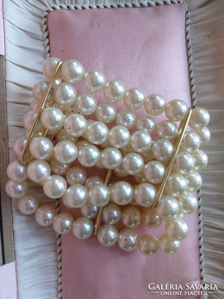 Spectacular, thick (6 cm) vintage pearl bracelet with gold-colored fittings