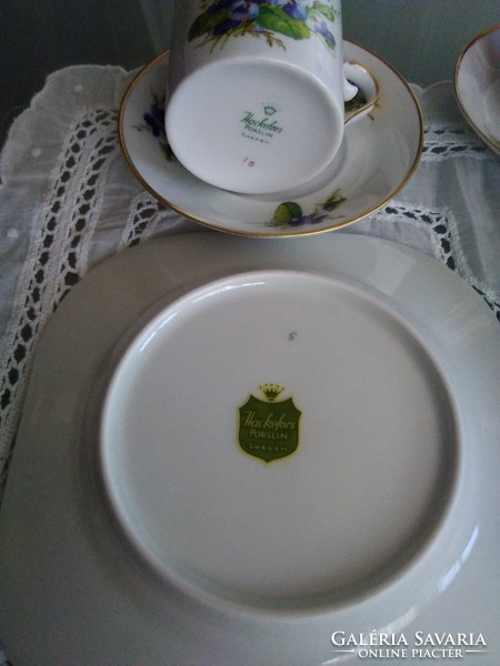 A minőségi svéd Heckefors porcelán ibolyás mintával a stílusos reggelihez!