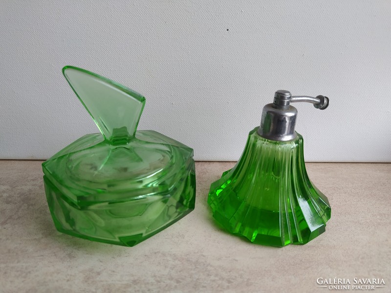 Green art deco toiletry polished glass cup set