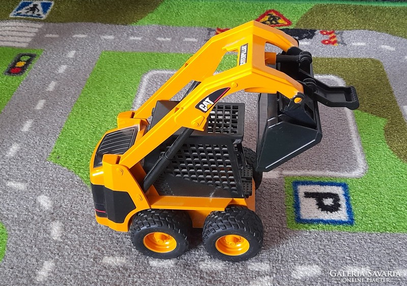 Bruder cat forklift 1:24