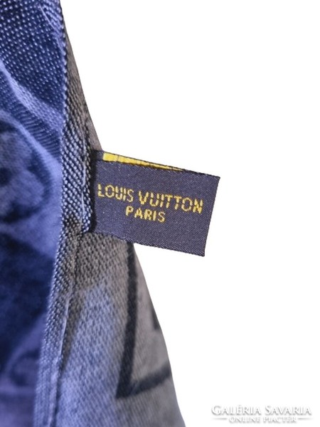 Louis Vuitton KasmírSelyem kendő 70x184 cm. (6950)
