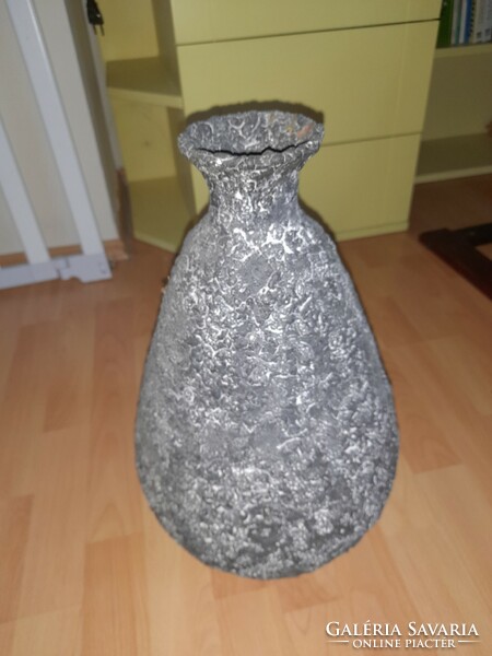 Vase created by ceramic artist éva Bod