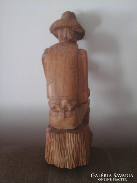 Transylvanian uncle with a pipe - wood carving, marked