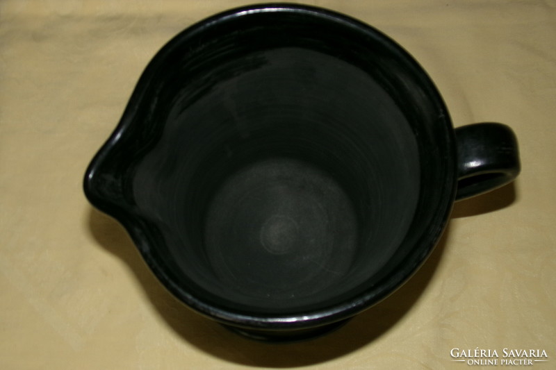 Black ceramic pouring reed yard 1977 15x15cm