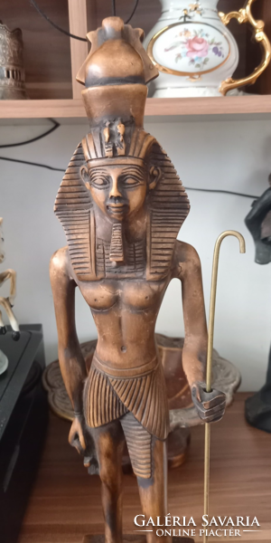 Ancient pharaoh statue