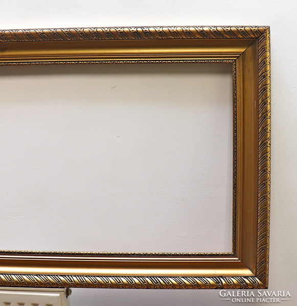 Picture or mirror frame in good condition, can be customized
