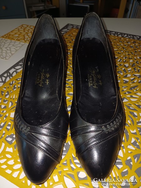 Black nail shoes size 38