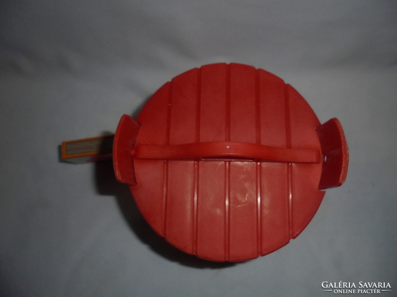 Retro pot-shaped spice holder - plastic