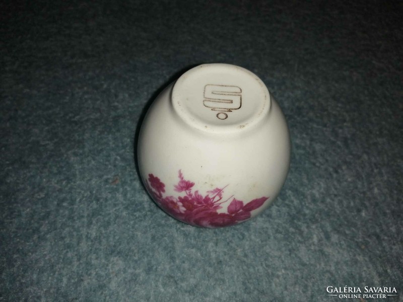 Marked porcelain violet vase, 7.5 cm high (a8)