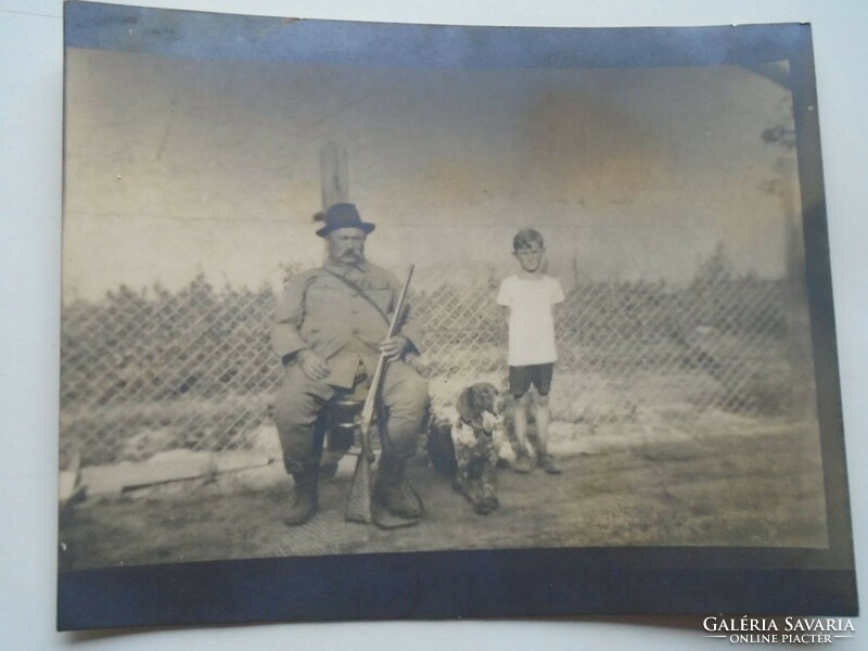 D201159 - old photo - hunting with rifle and hunting dog 1910-20