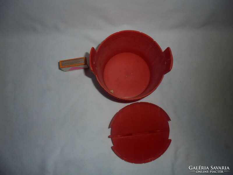 Retro pot-shaped spice holder - plastic