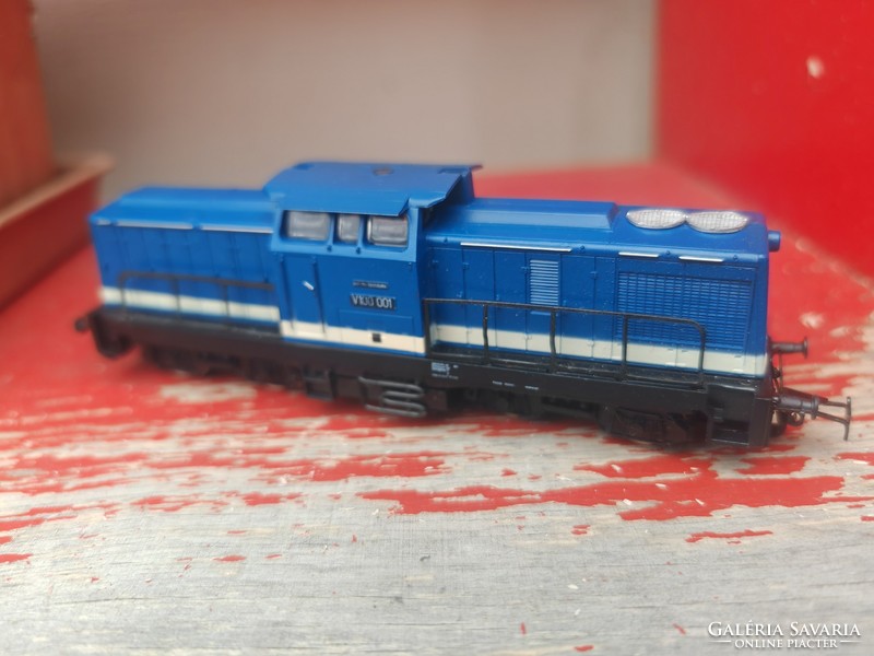 Piko h0 br 110 type diesel locomotive, v100 001