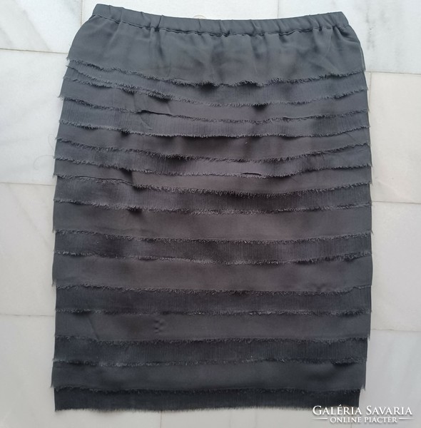 High-rise, special muslin casual skirt in anthracite color. New.