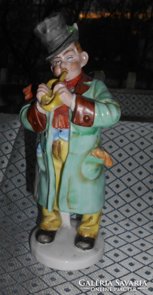 Régi porcelán jelzett zenész (Trombitás) figura