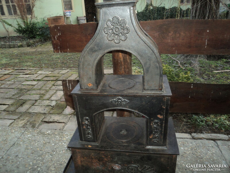 Rare cast iron stove, draft stove