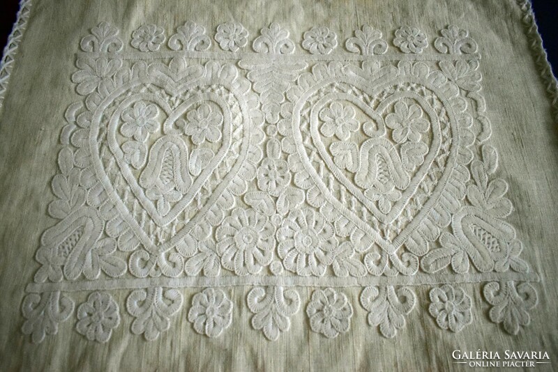 Hímzett vászon erdélyi írásos párna huzat díszpárna páros szív minta 59 x 46 cm