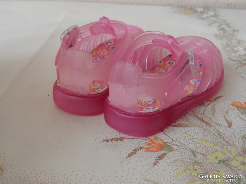 Pink Hot Beach Plastic Baby Sandals (22s)