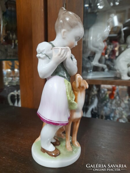Oh Herend 1942, hand-painted envious little girl with a Vizsla dog. 20 Cm!