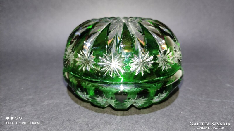 Smaragd zöld csiszolt kristály üveg bonbonier fedeles cukorka kínáló