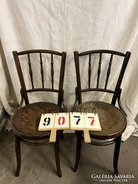 Pair of Thonet wooden armchairs, inlaid, size 90 x 41 x 44 cm. 9077