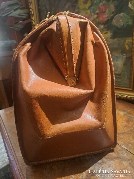 Bruno conti genuine leather bag