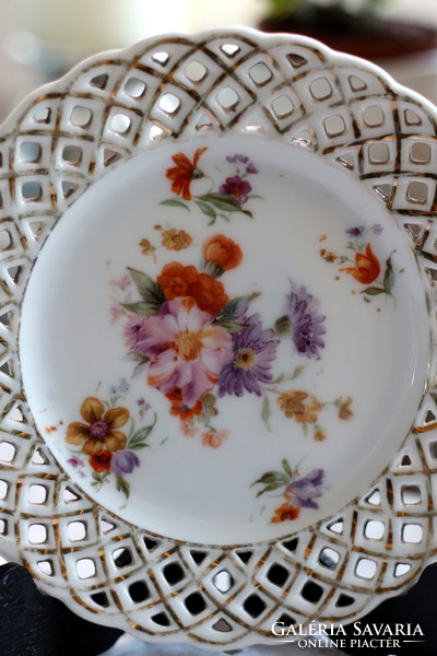 Thun Klösterle bájos, virág mintás porcelán tányérok párban