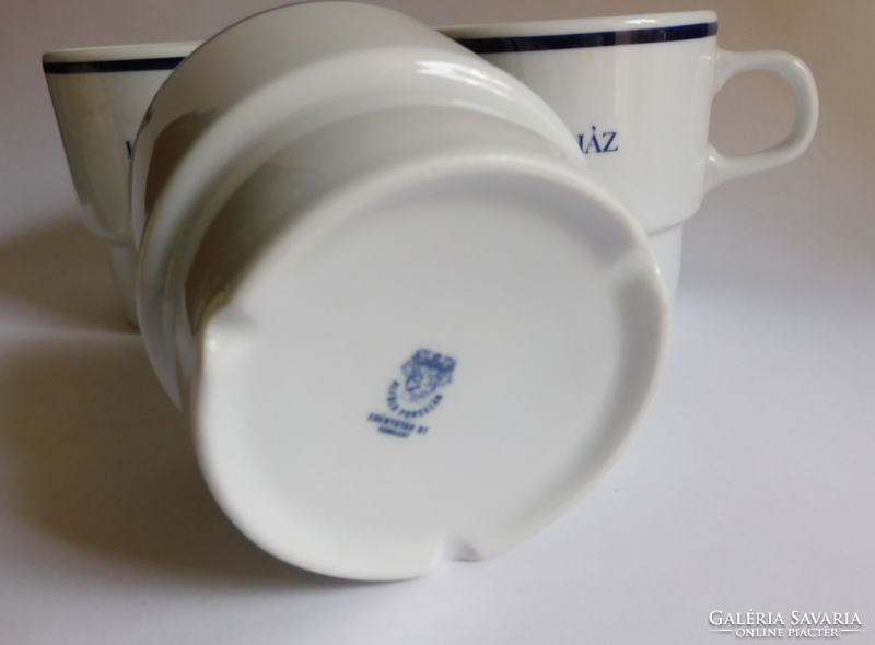 Lowland breakfast set with hospital inscription: mug and plate