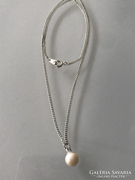 Silver-plated necklace with a very beautiful pearl pendant, 42 cm long