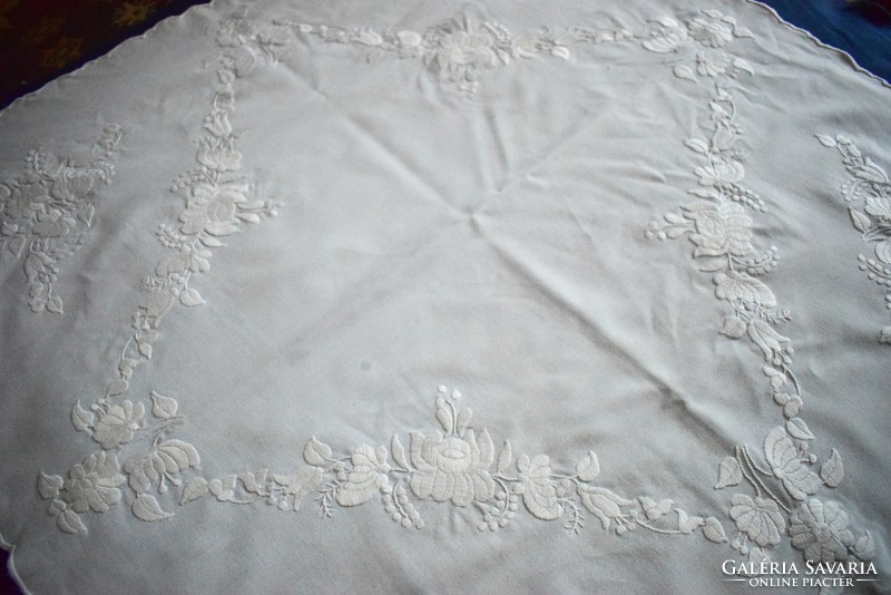 Kalocsa flower pattern tablecloth, tablecloth, embroidered needlework 81 x 85 cm