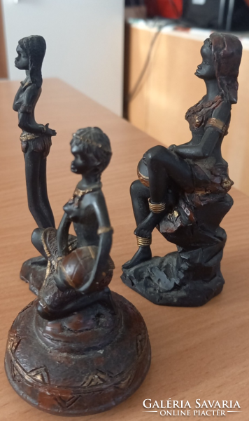 African figurines