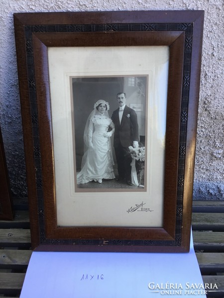 Antique wooden photo frame with a photo from the 1910s! Picture frame!