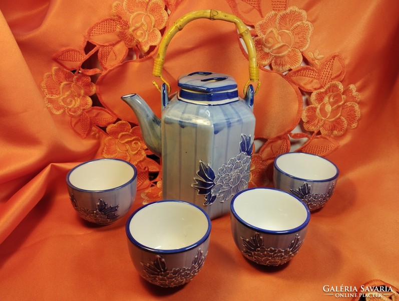 Oriental porcelain, coffee and tea set for 4 people