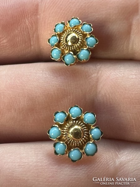 Beautiful old 14kr gold earring decorated with turquoise for sale! Price: 36,000.-