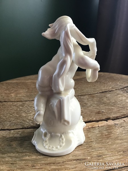 Antik Nymphenburg porcelán puttó figura