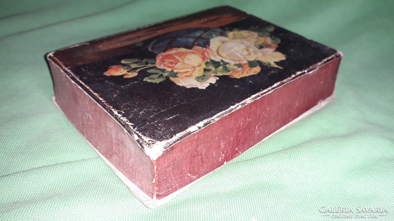 Antique lucky rose bonbon box 14 x 10 x 3 cm as shown in the pictures